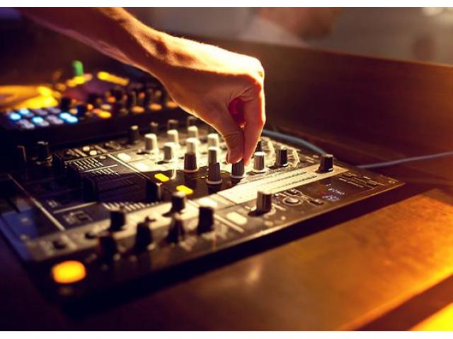 Star Events Hire - Professional Wedding DJ Brisbane