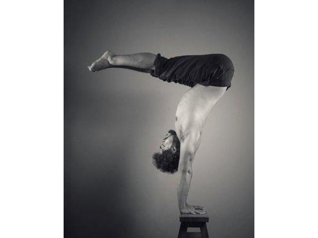 Suby Handstands