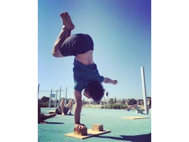 Suby Handstands